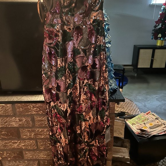 One-Shoulder Allover Glitter Gown - Picture 4 of 9